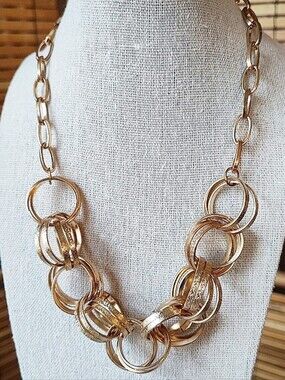 Gold Tone Round Textured Rings Unsigned Necklace Vintage MCM Jewelry EUC